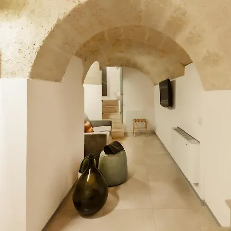 Oda ve Kahvaltı San Giovanni Vecchio - Residenza 4*